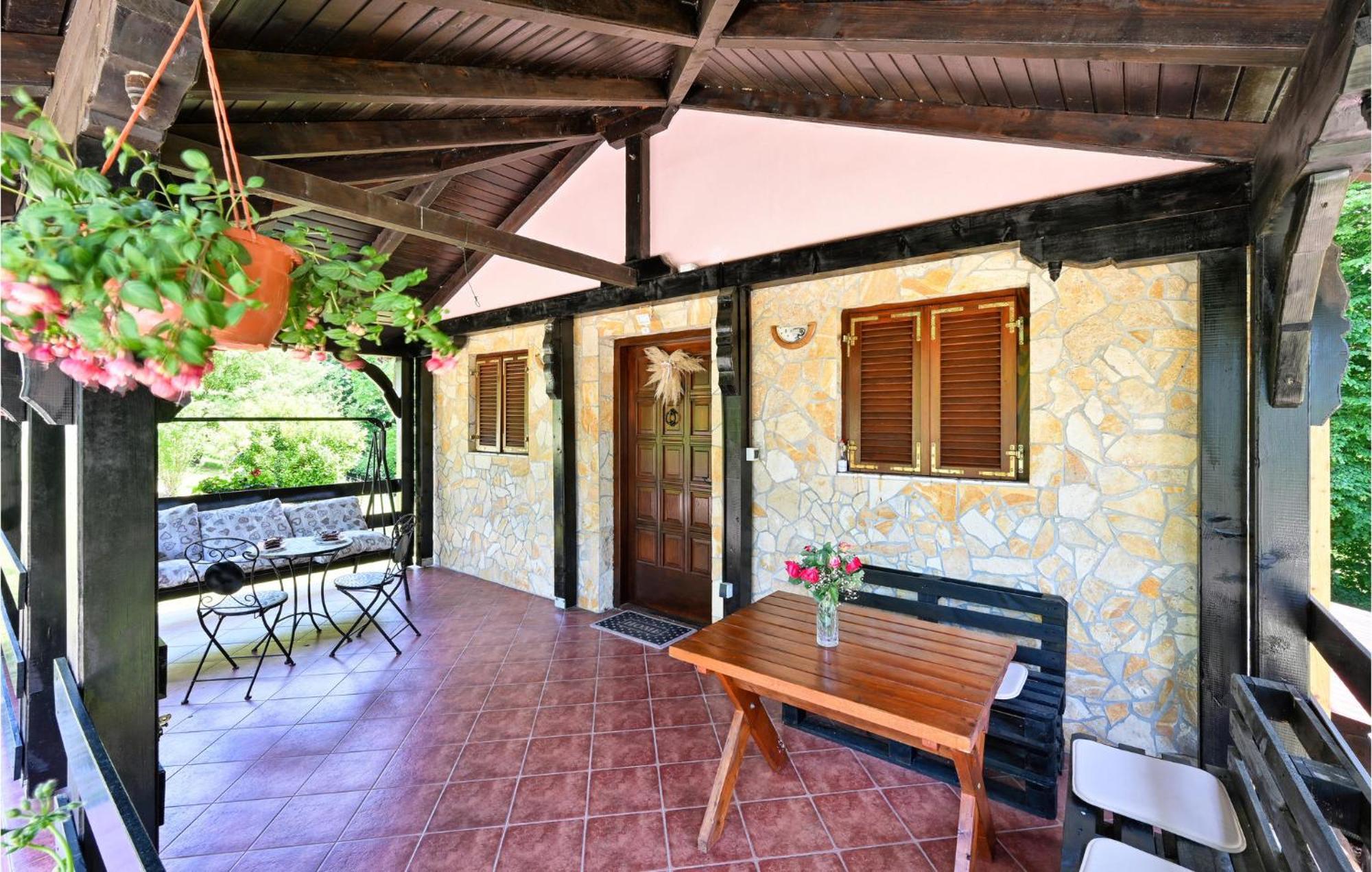 2 Bedroom Gorgeous Home In Gornje Stative Exterior foto